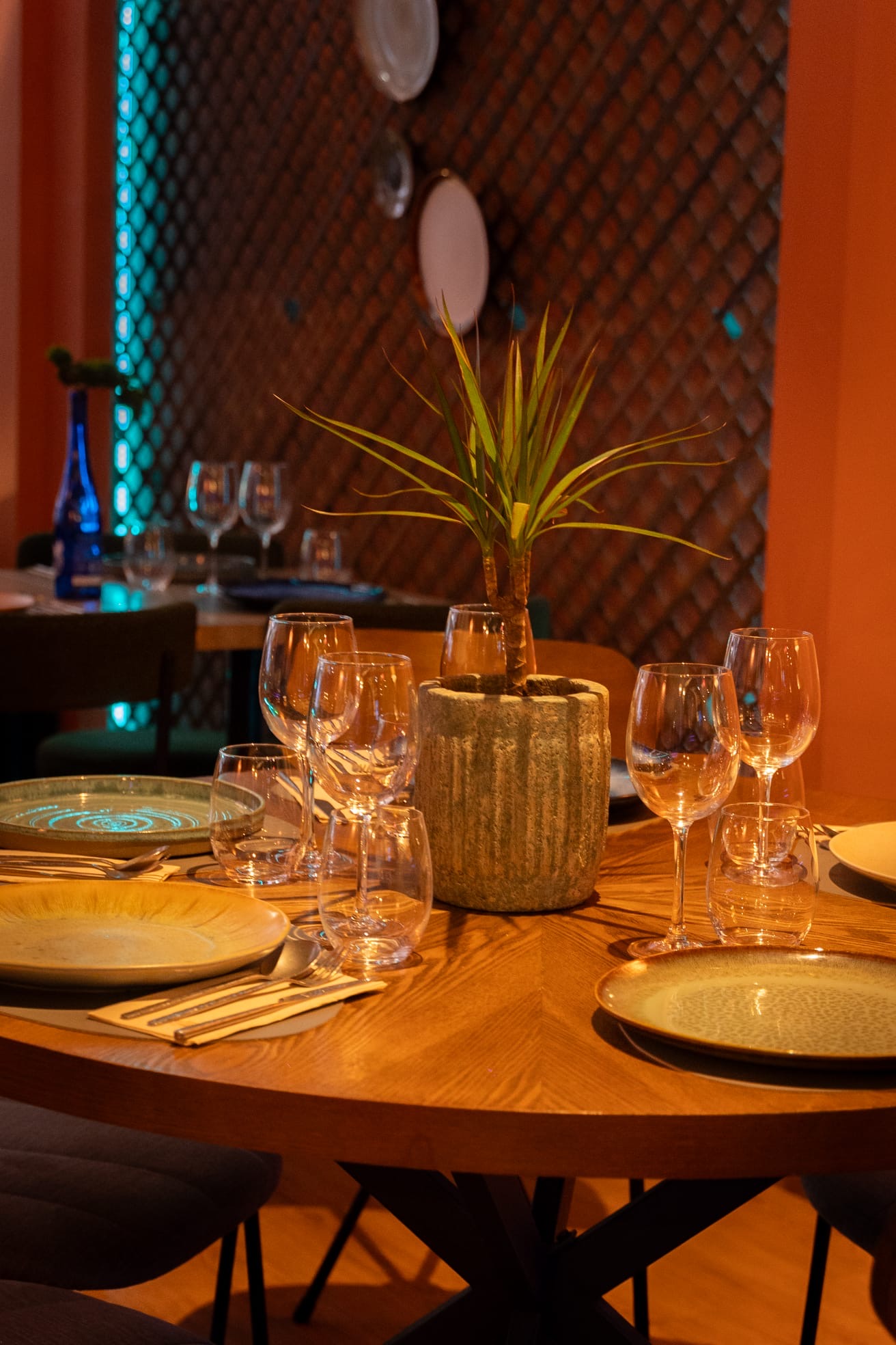 Mesa preparada en el comedor